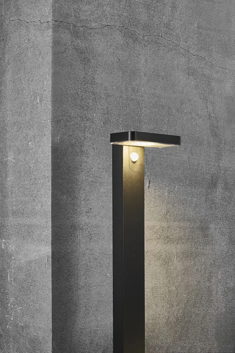 Nordlux RICA LED Solar Sockelleuchte Schwarz Edelstahl 450lm IP44 Mit Bewegungsmelder 15x60cm 5 Nordlux RICA LED Solar Sockelleuchte Schwarz Edelstahl 450lm IP44 Mit Bewegungsmelder 15x60cm – Bild 3